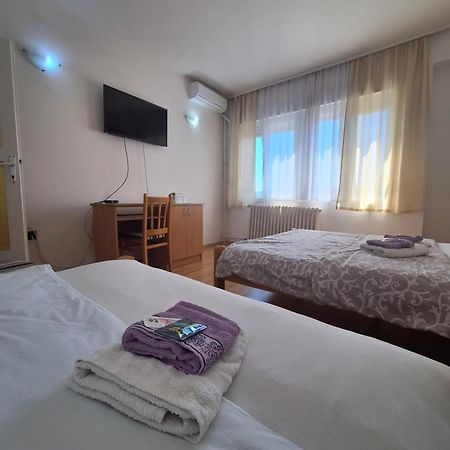 Hotel Konaciste Trstenik エクステリア 写真