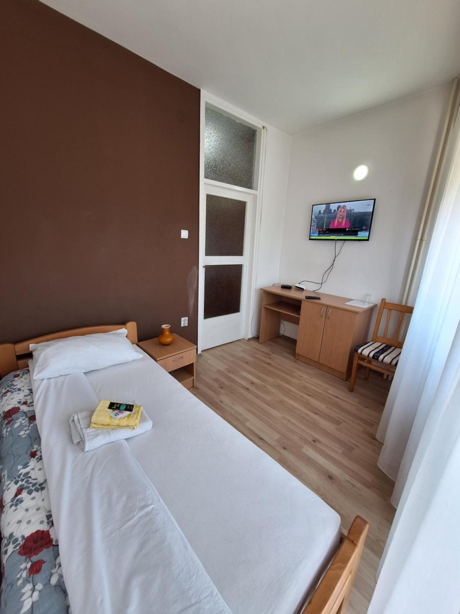Hotel Konaciste Trstenik エクステリア 写真