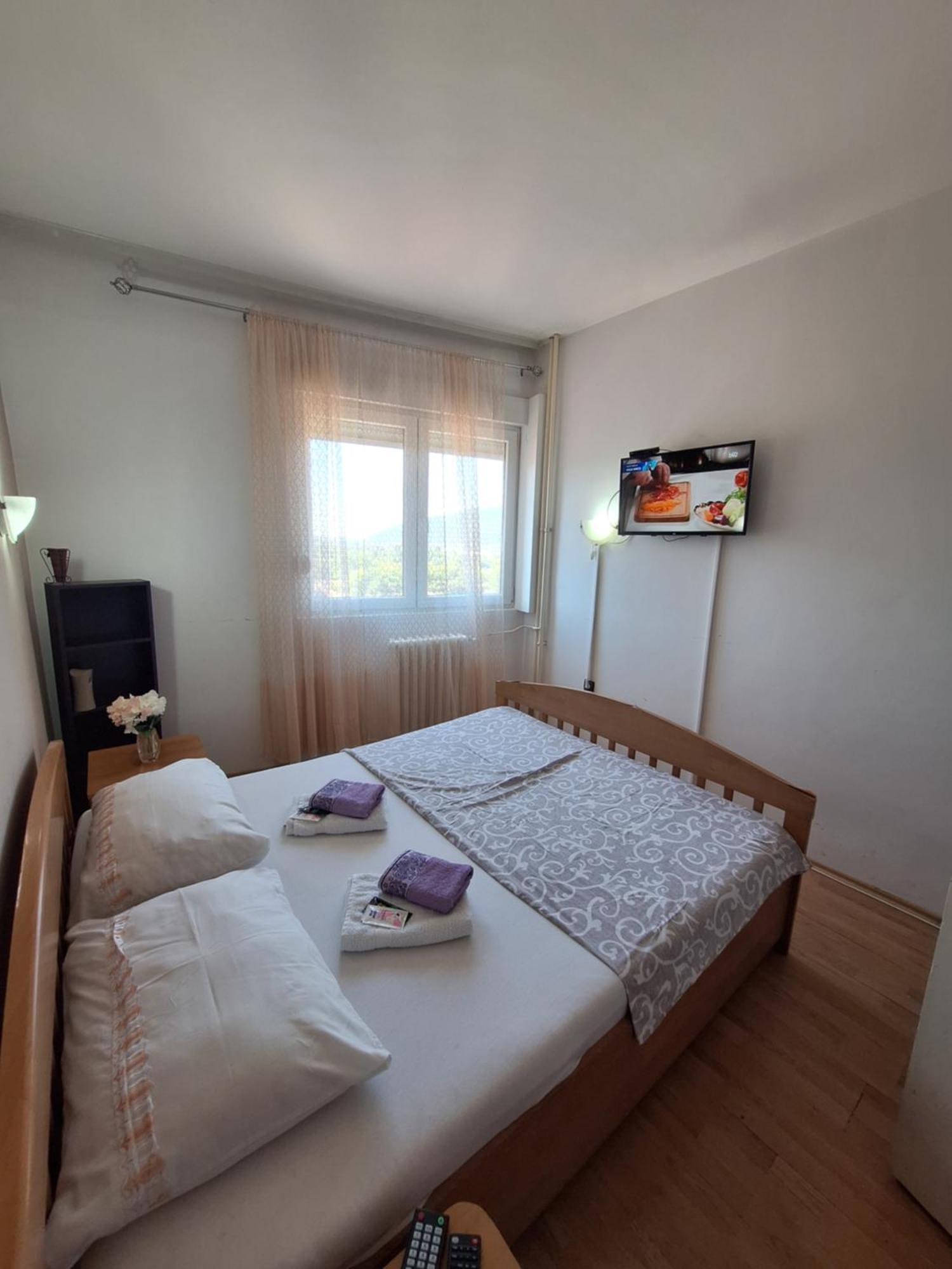 Hotel Konaciste Trstenik エクステリア 写真
