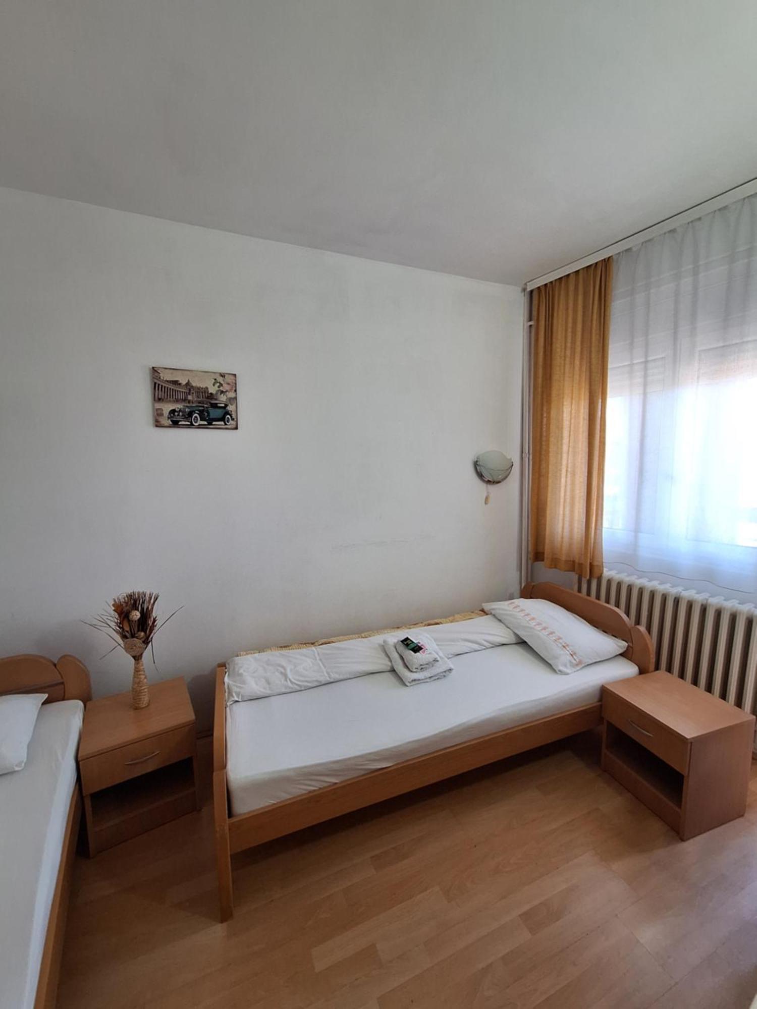 Hotel Konaciste Trstenik エクステリア 写真